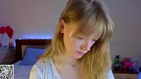 Snapshot of jewellhogan chatting on 08.02.26 Gwen online show from 08.02.26
