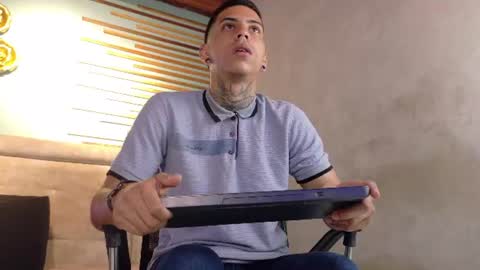 Snapshot of jharol_cardona chatting on 07.06.26 Jharol online show from 07.06.26