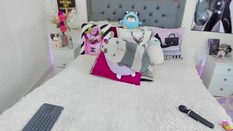  Candy  online show from 01.24.25