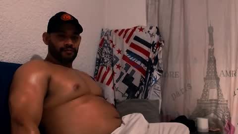 Snapshot of jho173027 chatting on 11.03.25 En moreno online show from 11.03.25