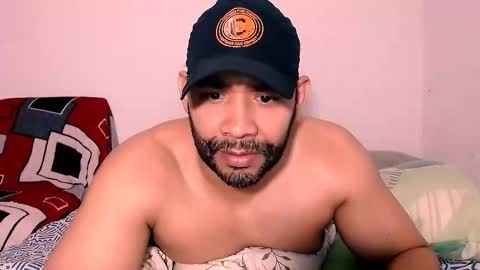 Snapshot of jho173027 chatting on 11.05.25 En moreno online show from 11.05.25