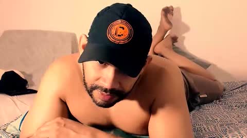 Snapshot of jho173027 chatting on 11.12.25 En moreno online show from 11.12.25