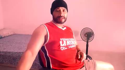 Snapshot of jho173027 chatting on 11.17.25 En moreno online show from 11.17.25