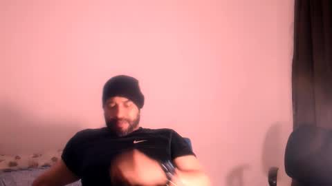 Snapshot of jho173027 chatting on 11.18.25 En moreno online show from 11.18.25