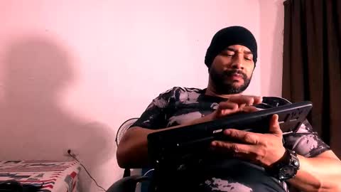 Snapshot of jho173027 chatting on 11.20.25 En moreno online show from 11.20.25