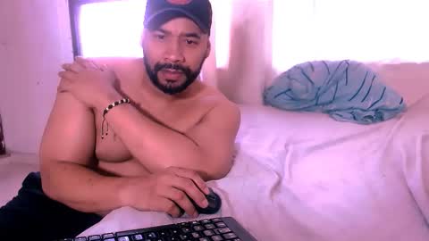 Snapshot of jho173027 chatting on 11.27.25 En moreno online show from 11.27.25