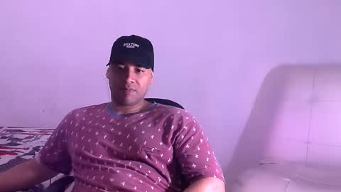 Snapshot of jho173027 chatting on 11.30.25 En moreno online show from 11.30.25