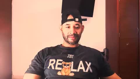 Snapshot of jho173027 chatting on 12.16.25 En moreno online show from 12.16.25