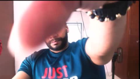 Snapshot of jho173027 chatting on 12.23.25 En moreno online show from 12.23.25