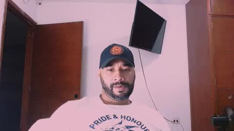 Snapshot of jho173027 chatting on 01.18.26 En moreno online show from 01.18.26