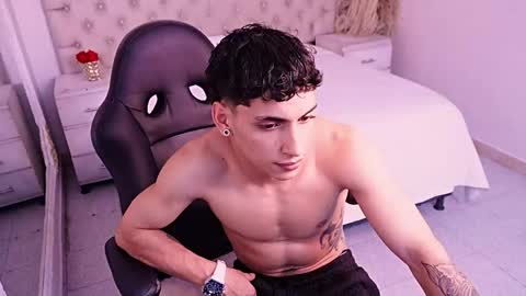 Snapshot of jhoanleandro chatting on 05.22.26 jhoanleandro online show from 05.22.26