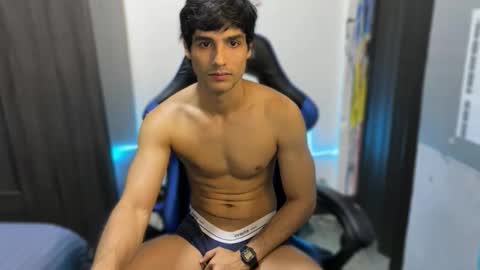 Snapshot of jhon_2000s chatting on 12.22.25 jhon online show from 12.22.25