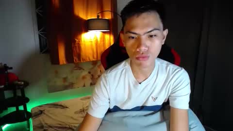 Snapshot of jhon_cummer chatting on 05.17.26 jhon_cummer online show from 05.17.26