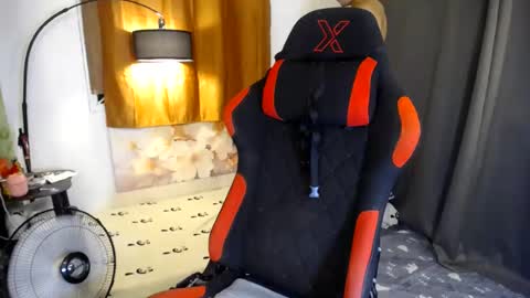 Snapshot of jhon_cummer chatting on 06.19.26 jhon_cummer online show from 06.19.26