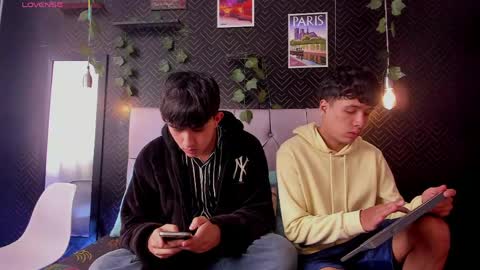 Snapshot of jhon_kleinn chatting on 05.16.26 Jake y Troy online show from 05.16.26