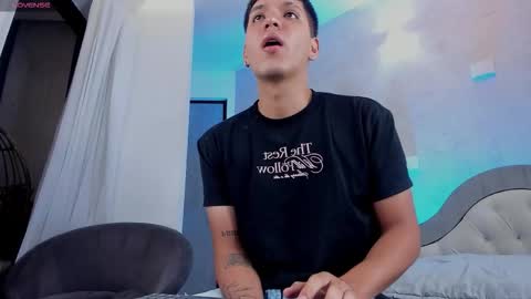 Snapshot of jhonsimon_ chatting on 02.10.26 jhonsimon_ online show from 02.10.26