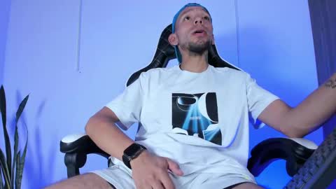 Snapshot of jhors_silv chatting on 09.21.25 Jhors online show from 09.21.25