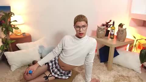 Jhuan Nhez online show from 10.20.25