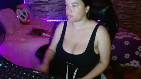 Snapshot of jhulia_hill chatting on 06.30.26 Jhulia online show from 06.30.26