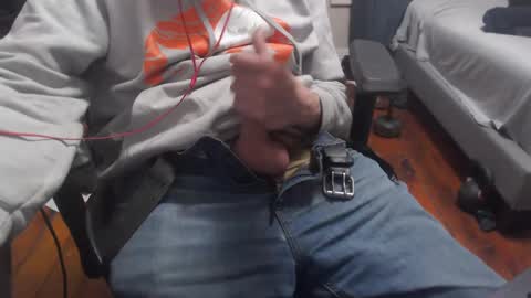 Snapshot of jhypelvx chatting on 12.13.24 jay online show from 12.13.24