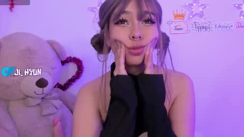 Snapshot of ji_hyun chatting on 02.20.26 Ji online show from 02.20.26