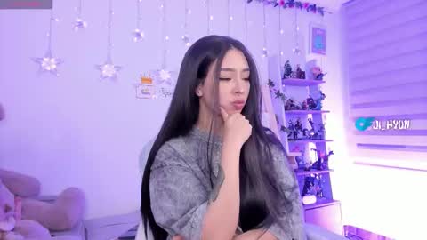 Snapshot of ji_hyun chatting on 02.22.26 Ji online show from 02.22.26