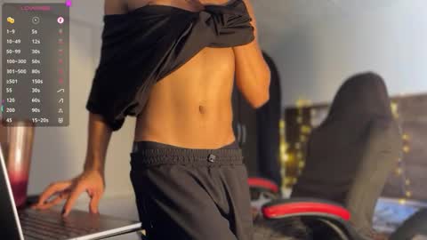 Snapshot of jim_dancer chatting on 02.10.25 jim_dancer online show from 02.10.25