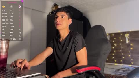 Snapshot of jim_dancer chatting on 02.10.25 jim_dancer online show from 02.10.25