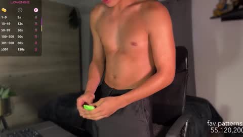 Snapshot of jim_dancer chatting on 12.16.25 jim_dancer online show from 12.16.25