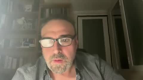Snapshot of jim_dick chatting on 12.19.25 Jim Dick online show from 12.19.25