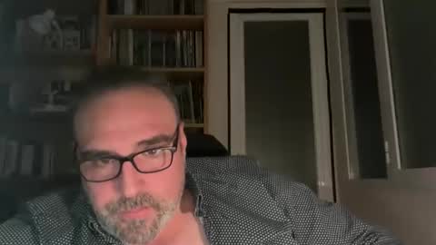 Snapshot of jim_dick chatting on 12.21.25 Jim Dick online show from 12.21.25