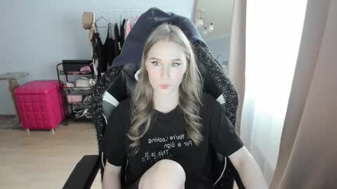 Snapshot of jimmy_and_amy chatting on 11.02.25 Amy next stream on Wednesday Thursday Friday Saturday and Sunday at 16 pm GMT3 online show from 11.02.25