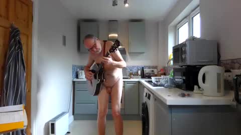 Snapshot of jimmybenido chatting on 05.08.26 Jim Redgewell online show from 05.08.26