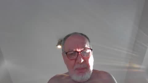 Snapshot of jimmybenido chatting on 05.09.26 Jim Redgewell online show from 05.09.26
