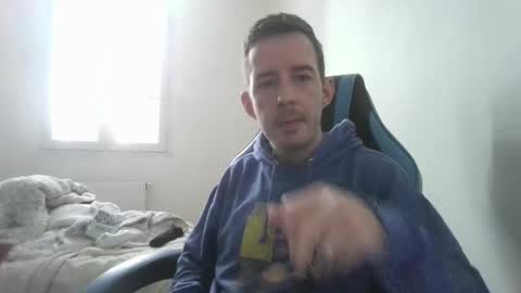 Snapshot of jin16000 chatting on 10.31.25 jin16000 online show from 10.31.25