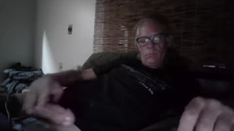 Snapshot of jizzmitten5 chatting on 09.19.25 jizzmitten5 online show from 09.19.25