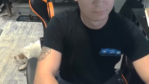 Snapshot of jjhynes402 chatting on 09.22.25 Jake online show from 09.22.25