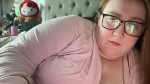Wifey online show from 06.04.26
