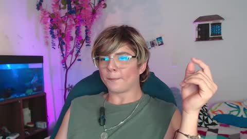 Snapshot of jnick_21 chatting on 03.08.25 Nick online show from 03.08.25