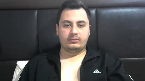 Snapshot of jnsnw chatting on 01.01.25 jnsnw online show from 01.01.25