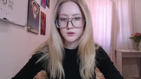 joan_kiss online show from 04.12.26