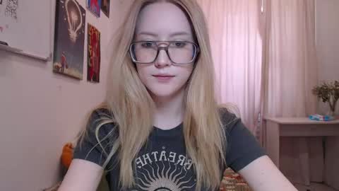 joan_kiss online show from 05.16.26