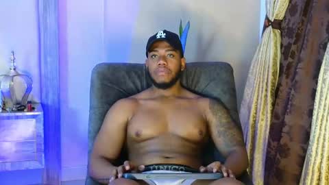 JOAN SAENZ online show from 11.04.25