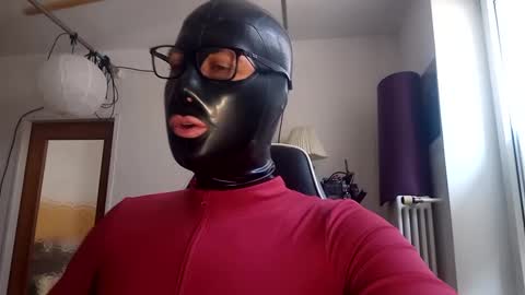 Snapshot of joanesxfree chatting on 02.18.25 The sweetest toy online show from 02.18.25