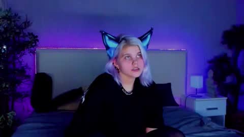 Snapshot of joannlowe chatting on 12.12.24 Joann online show from 12.12.24