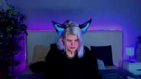 Snapshot of joannlowe chatting on 12.13.24 Joann online show from 12.13.24