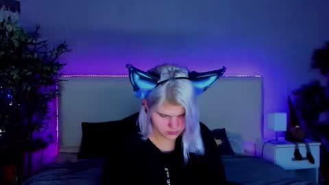 Snapshot of joannlowe chatting on 12.15.24 Joann online show from 12.15.24