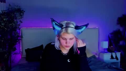 Snapshot of joannlowe chatting on 12.17.24 Joann online show from 12.17.24