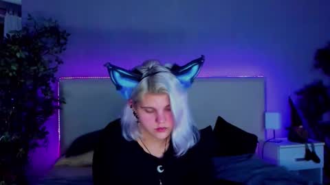 Snapshot of joannlowe chatting on 12.21.24 Joann online show from 12.21.24