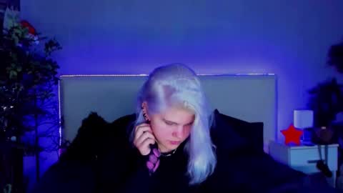 Snapshot of joannlowe chatting on 01.06.25 Joann online show from 01.06.25